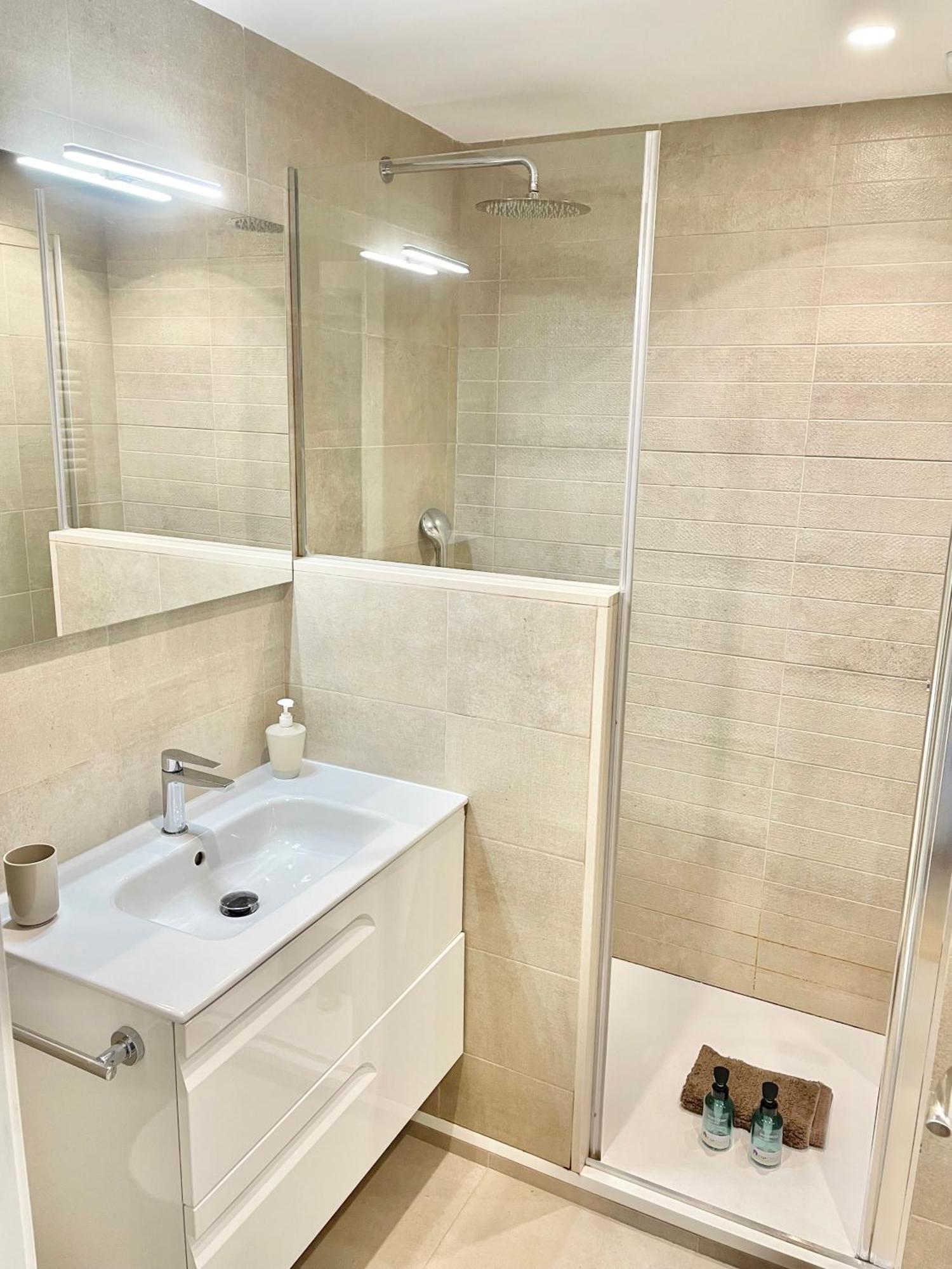 Apartamento San Lorenzo Playa. Vistas Al Mar. Gijón Exterior foto